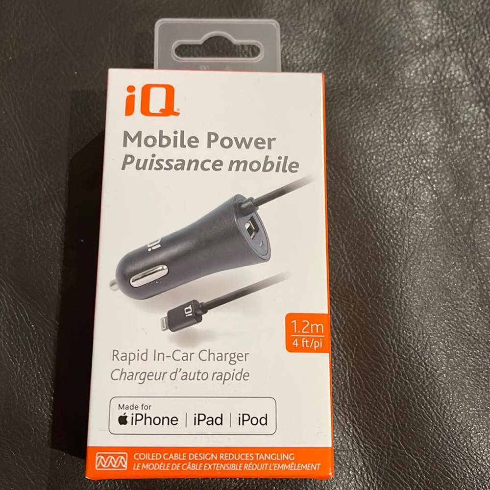 NWT - Car phone charger